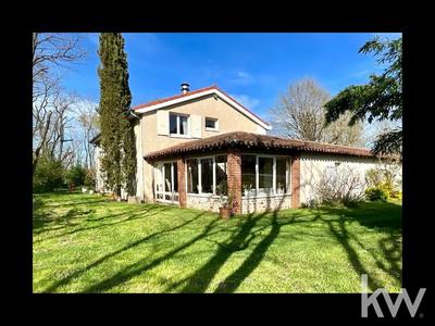 Corps de ferme - 220 m² - 7 pièces