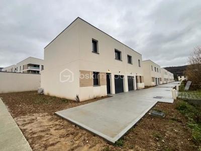 Maison - 85 m² - 4 pièces