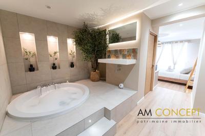 Appartement - 94 m² - 5 pièces