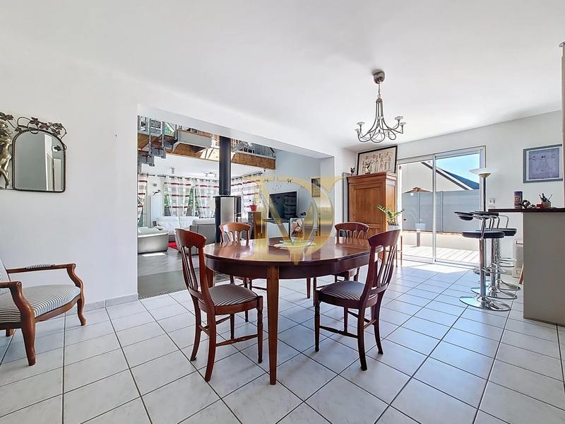 Maison - 227 m² - 10 pièces