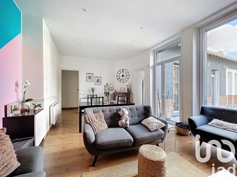 Maison - 240 m² - 9 pièces