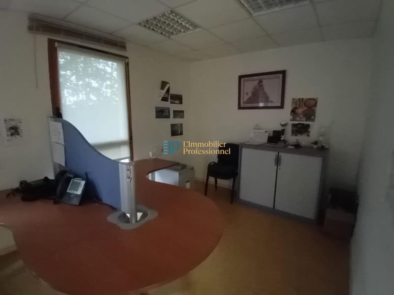 Bureau - 764 m² - 19 pièces