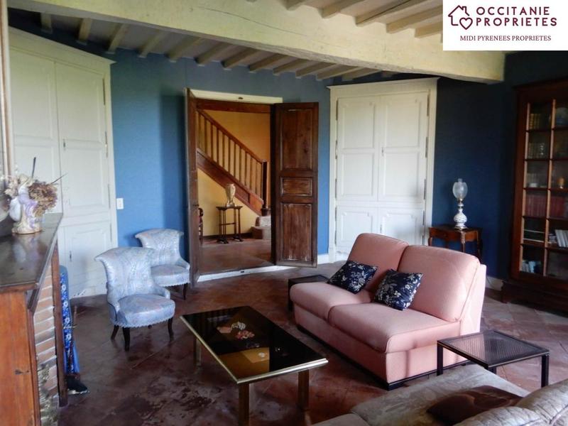 Demeure - 303 m² - 10 pièces