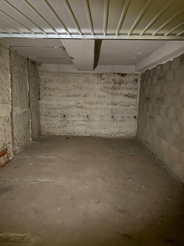 Parking / Garage - 14 m²