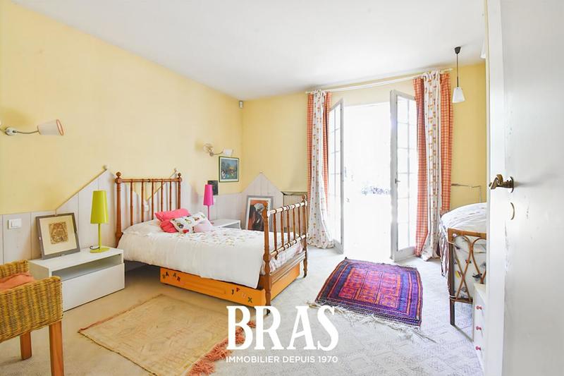 Maison - 372 m² - 7 pièces