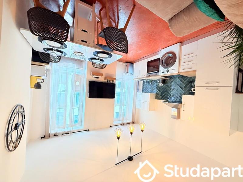 Chambre - 10 m² - 1 pièce