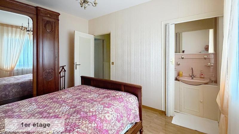 Maison - 220 m² - 8 pièces