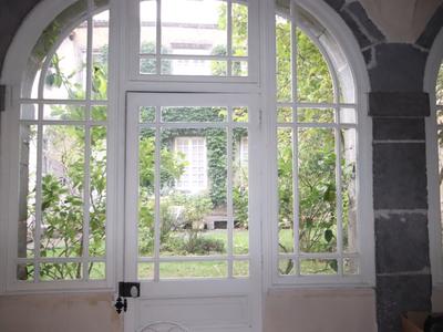 Maison - 300 m² - 8 pièces