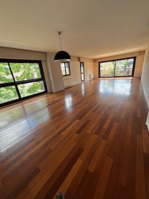 Appartement - 170 m² - 5 pièces