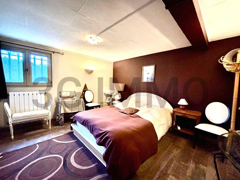 Maison - 168 m² - 6 pièces