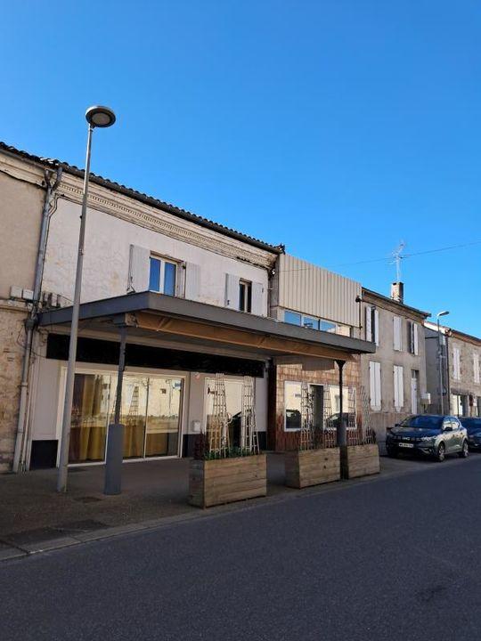 Maison - 274 m² - 7 pièces