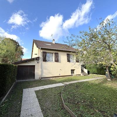 Maison - 87 m² - 5 pièces