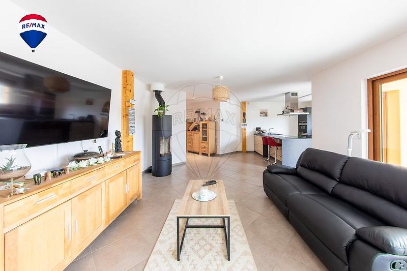 Maison - 228 m² - 6 pièces