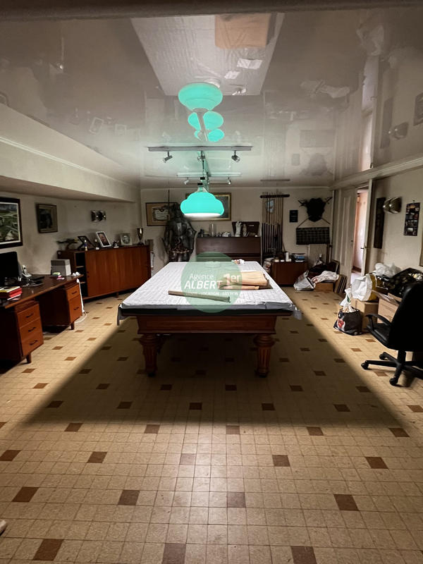 Maison - 215 m² - 8 pièces