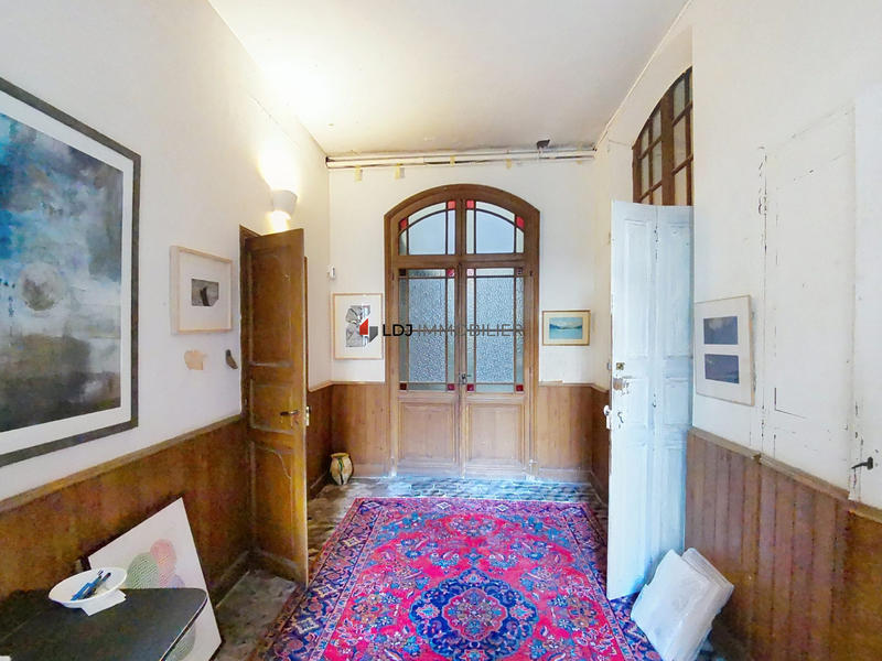 Maison - 300 m² - 9 pièces