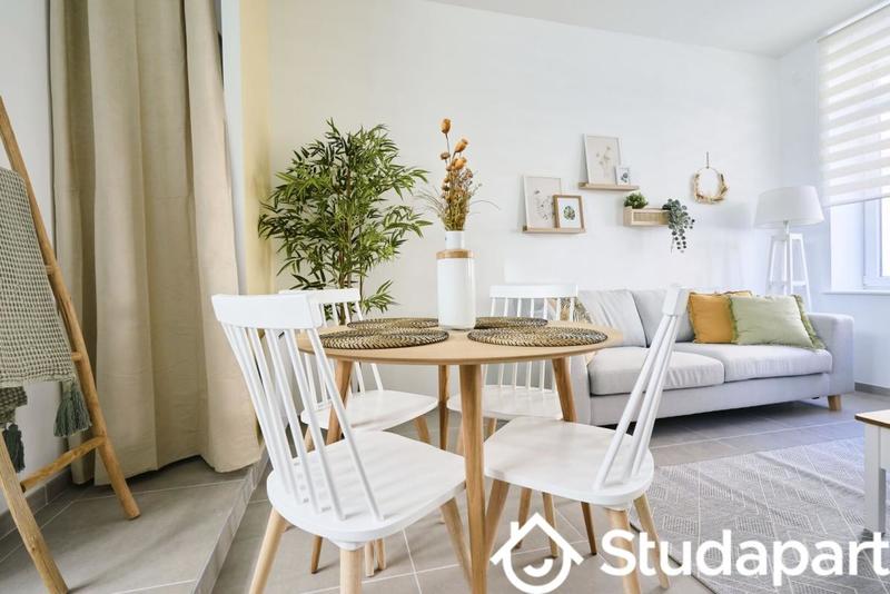 Chambre - 12 m² - 1 pièce