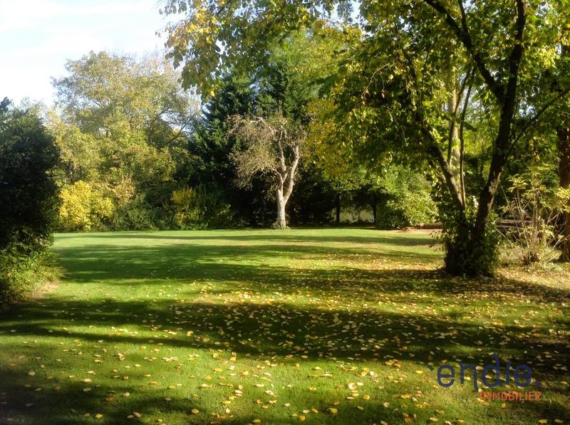 Maison - 385 m² - 11 pièces