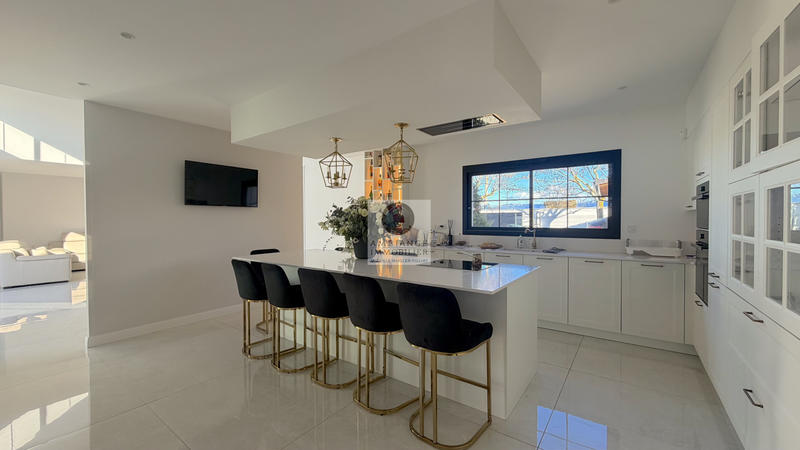 Maison - 173 m² - 5 pièces