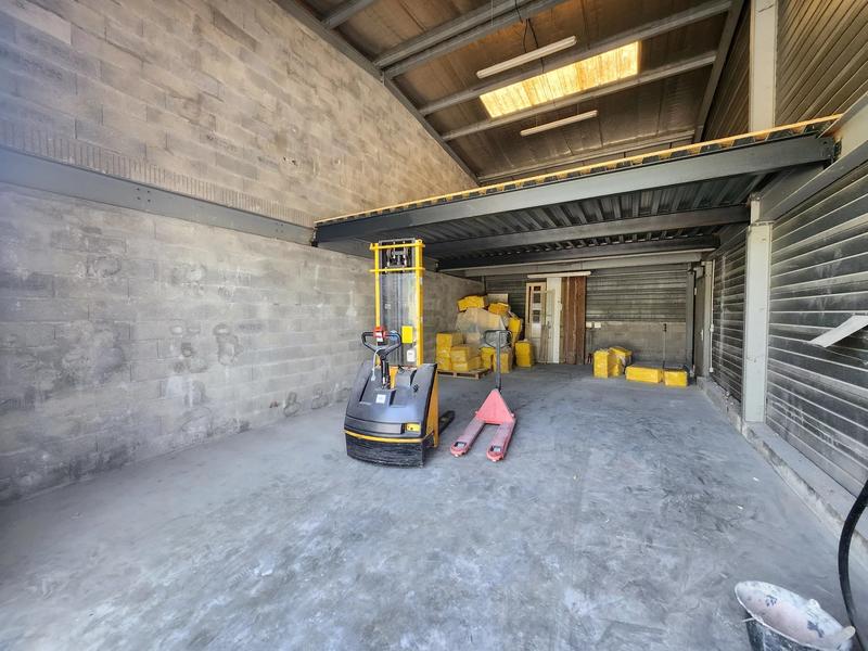 Local commercial - 100 m² - 2 pièces