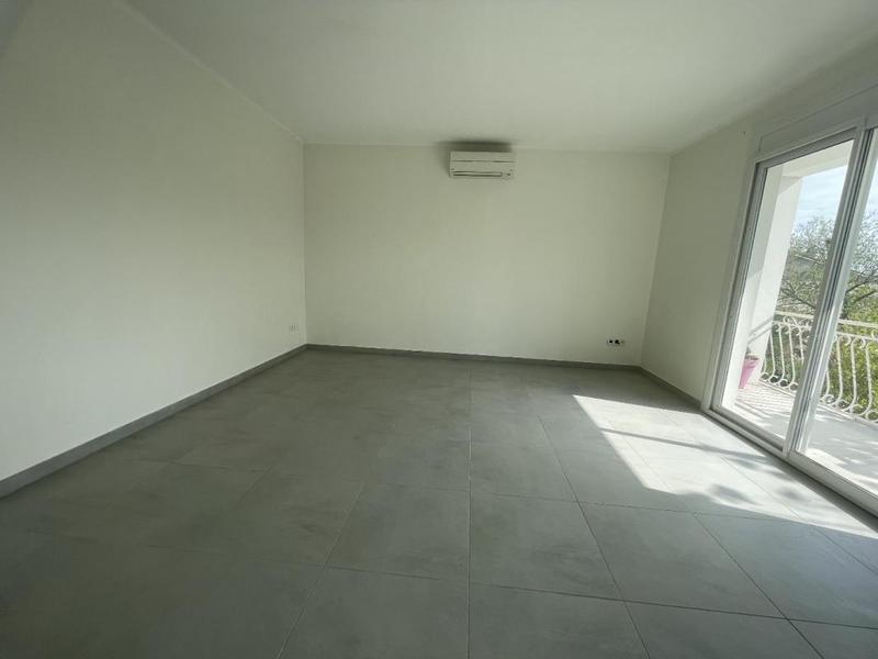 Maison - 250 m² - 7 pièces