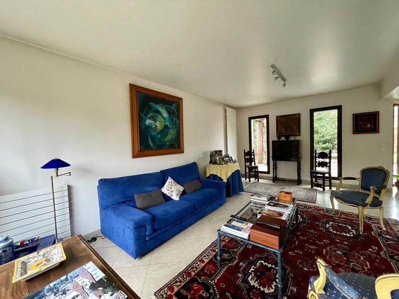 Maison - 330 m² - 9 pièces