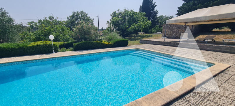 Maison - 180 m² - 8 pièces