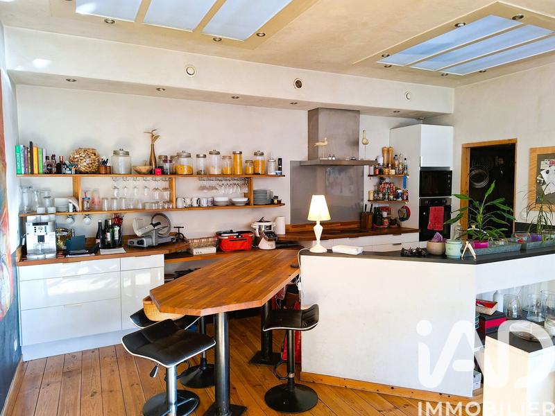 Maison - 229 m² - 7 pièces