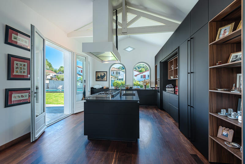 Maison - 346 m² - 6 pièces