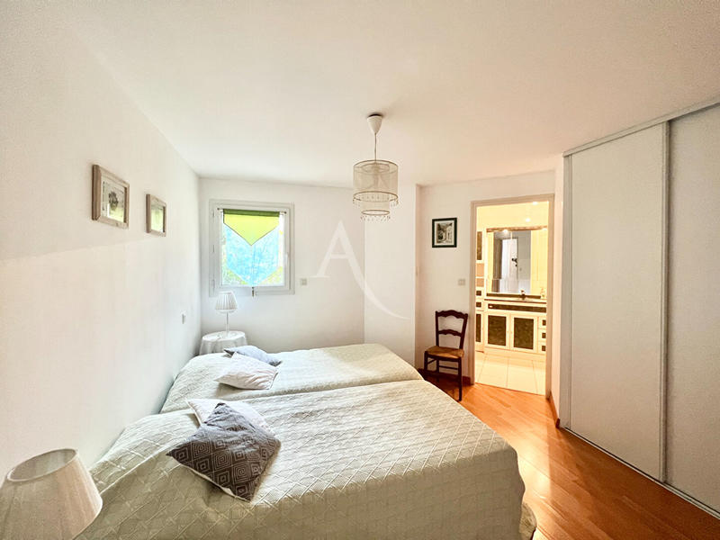 Maison - 204 m² - 8 pièces