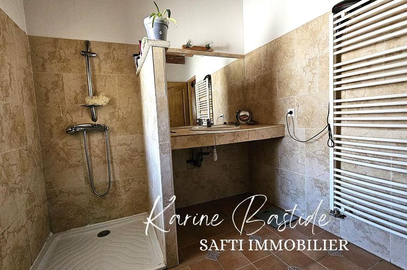 Maison - 245 m² - 8 pièces