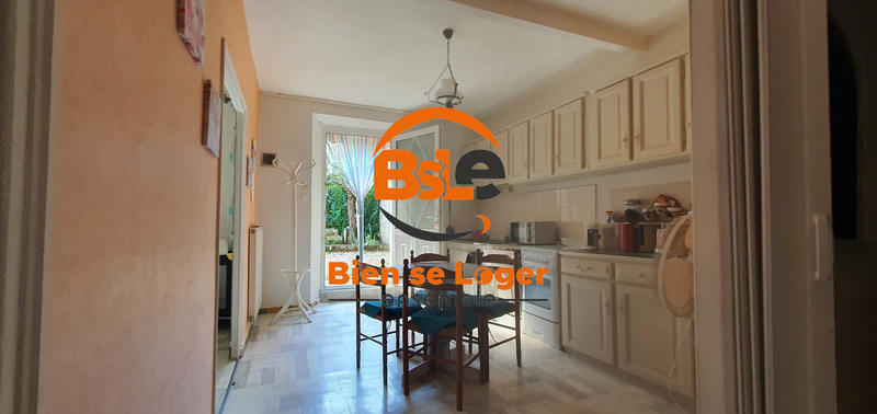 Maison - 235 m² - 12 pièces