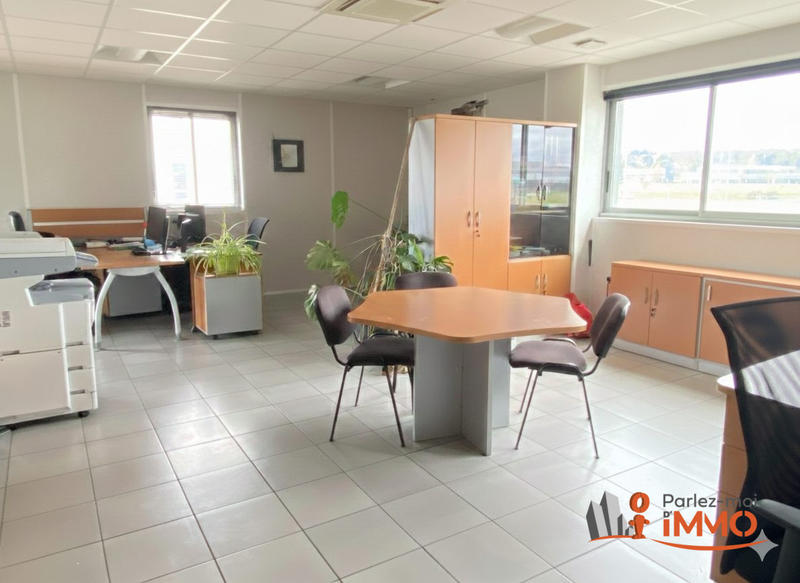 Bureau - 300 m² - 5 pièces