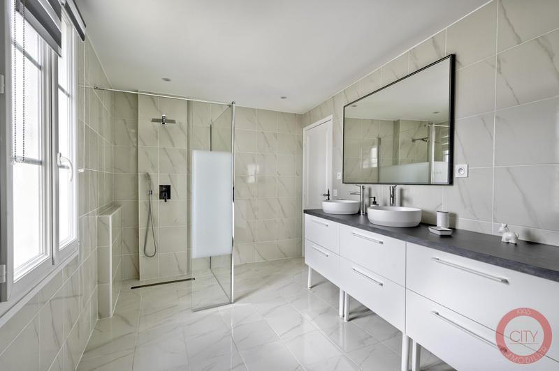 Maison ancienne - 247 m² - 6 pièces