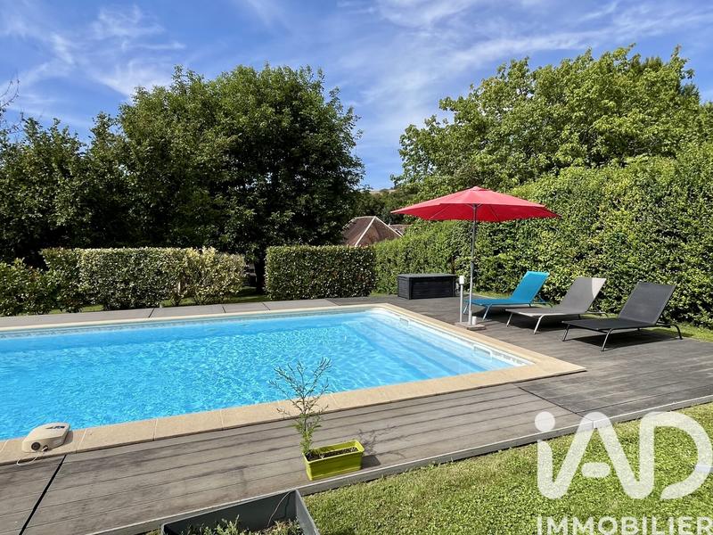 Maison - 221 m² - 7 pièces