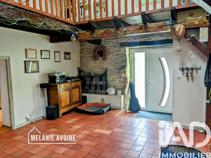Maison - 255 m² - 7 pièces