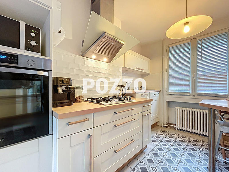 Maison - 90 m² - 5 pièces