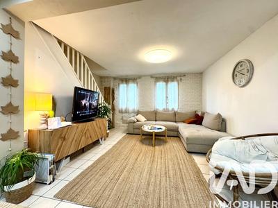 Maison - 90 m² - 5 pièces