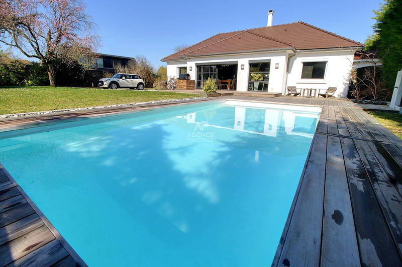 Maison - 184 m² - 8 pièces