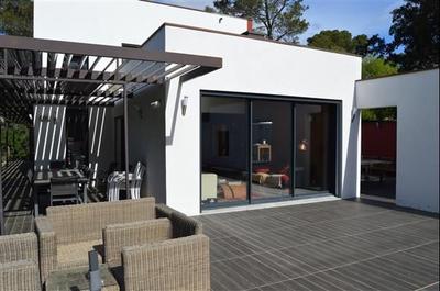 Maison contemporaine - 287 m² - 10 pièces