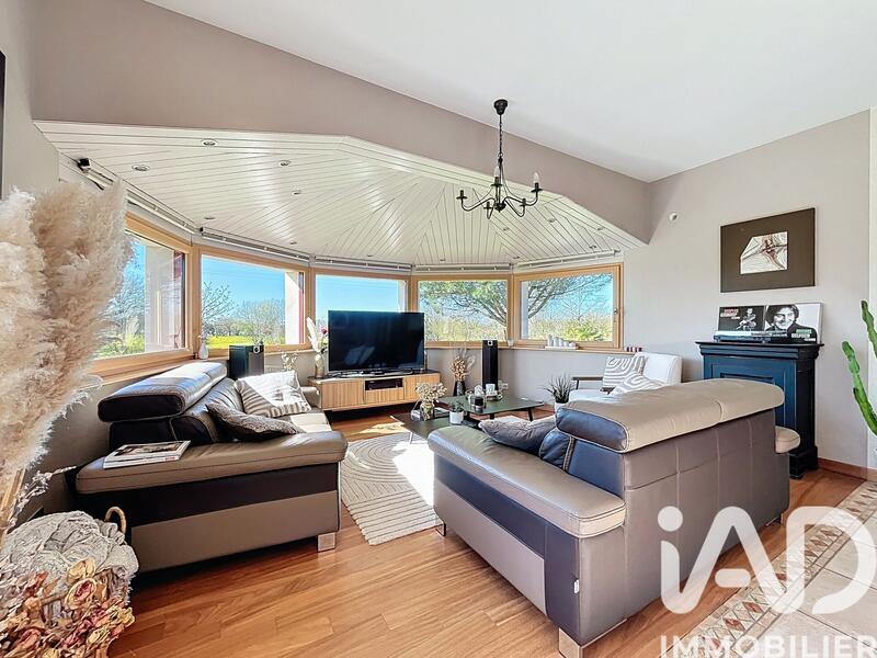 Maison - 170 m² - 11 pièces