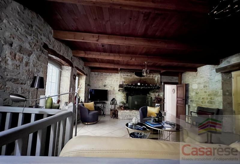 Maison en pierre - 193 m² - 8 pièces