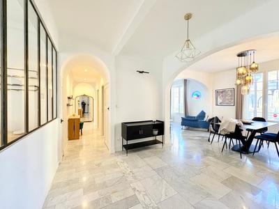 Appartement bourgeois - 132 m² - 4 pièces