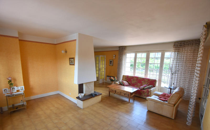 Maison - 290 m² - 9 pièces
