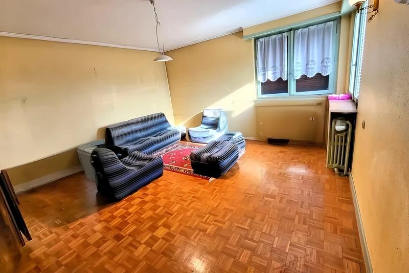 Maison - 275 m² - 11 pièces