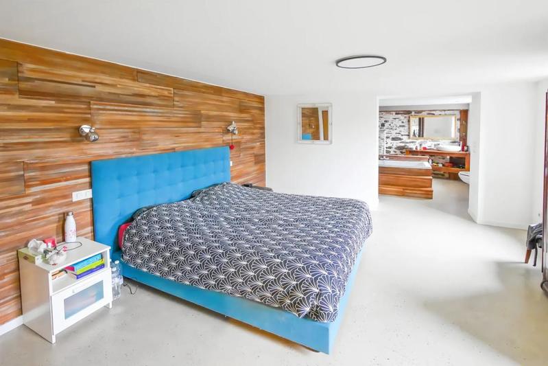 Demeure - 256 m² - 8 pièces