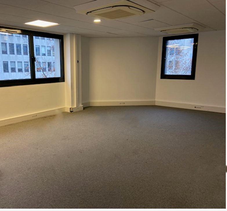 Bureau - 146 m²