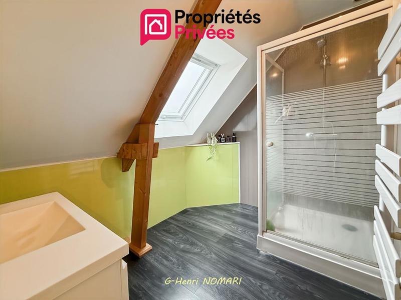 Maison - 176 m² - 9 pièces