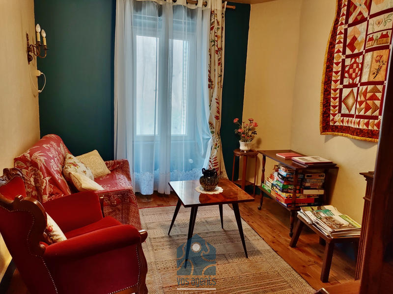 Maison - 250 m² - 13 pièces