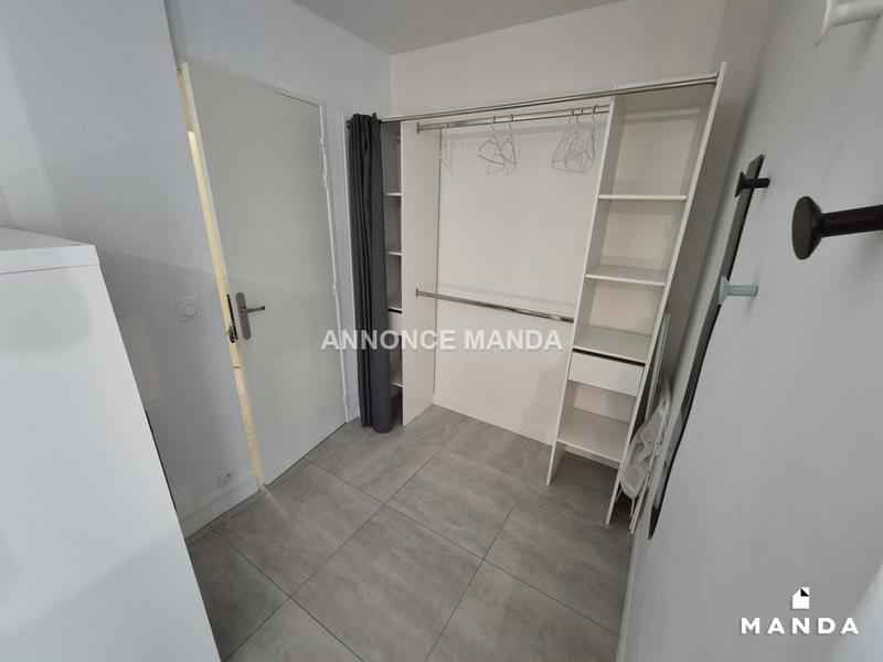 Chambre - 15 m² - 4 pièces