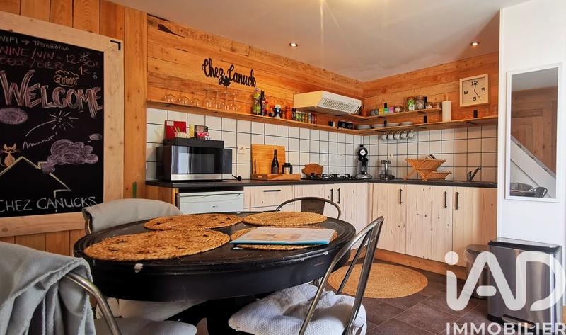 Maison - 279 m² - 8 pièces